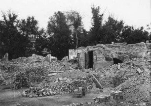 Abriss der zerstörten St. Annen-Schule