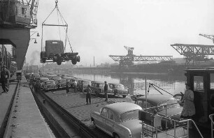 Güterverkehr im Karlsruher Rheinhafen.