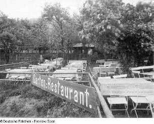 Wohnhaus mit Restaurant "Elbschlößchen" : Restaurant "Elbschlößchen". Gästegarten
