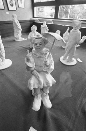 Ausstellung von Plastiken der Künstlerin Brigitte Thomas im Gemeindesaal der Evangelischen Kirchengemeinde Knielingen