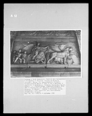 Triumphtor — Relief