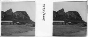 Küste mit Bergmassiv auf Madeira