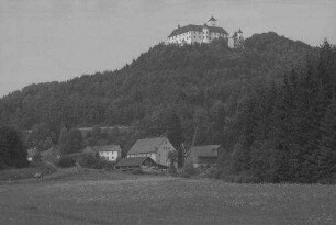 Leinleiter Tal: Schloss Greifenstein über dem Leinleiter Tal