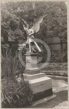Engelskulptur am "Teich Bethesda" bei der Wallfahrtskirche Albendorf