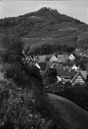 Achkarren: Ortsteil mit Bergkegel