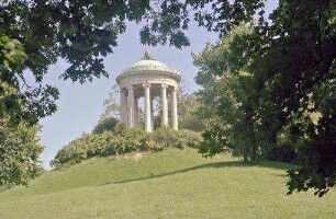 München: Englischer Garten, Monopteros-Tempel, Aussichtspunkt von unten