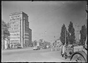 Dresden. Platz der Einheit (heute Albertplatz), Haus der Verkehrsbetriebe