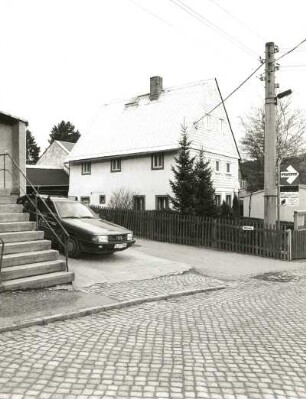 Augustusburg-Erdmannsdorf, Chemnitzer Straße 28. Wohnhaus (Häuslerhaus; um 1800). Straßenansicht
