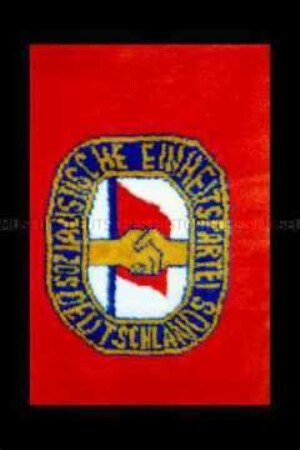 Wandteppich mit SED-Emblem