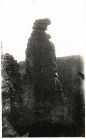 Sächsische Schweiz, Bielatal. Spannagelturm. Seilschaft an der Nordwestkante ((Perrykante, VIIb [VIIc])