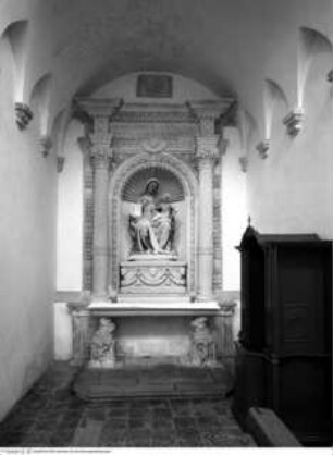 Altar mit Madonna