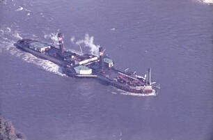 Radschlepper auf dem Rhein