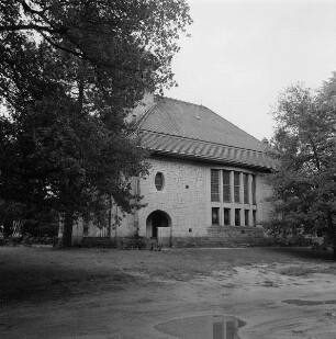 Evangelische Kirche : Pirna-Graupa, Lindenallee. Pfarrkirche (1902). Ansicht von Südwest