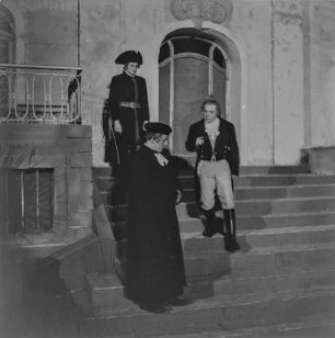 Sorbisches Volkstheater: "Wotprosenje" (Die Abbitte) : Loga. Schauspieler des Sorbischen Volkstheaters bei der Aufführung des Theaterstückes "Wotprosenje" (Die Abbitte)