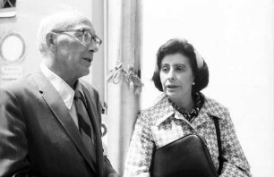 22. Tagung 1972 Mediziner; Beim Bayrischen Frühstück: Edward L. Tatum, Frau Tatum