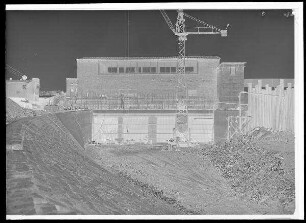 Staustufe Knetzgau. Baumaßnahmen am Kraftwerk. Aufnahme ist nicht näher beschreibbar.