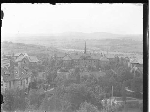 Anstalt von Norden: Krankenstationen F6, F4, F2 und F2, Gesellschaftshaus (rechts), dahinter M1