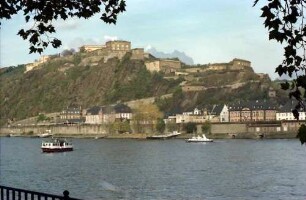 Koblenz: Rhein mit Ehrenbreitenstein, von der Rheinpromenade