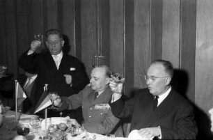 Freiburg: Theater Restaurant, Ansprache Regierungspräsident [Anton] Dichtel