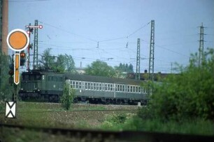 Forchheim Lok 144 110 Nahverkehrszug Bnb-Wagen