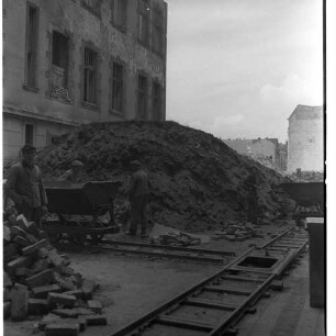 Negativ: Trümmer, Elßholzstraße 13, 1950