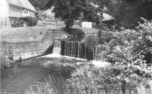 Schöpstal-Kunnersdorf. Ehem. Niedermühle, Wehr