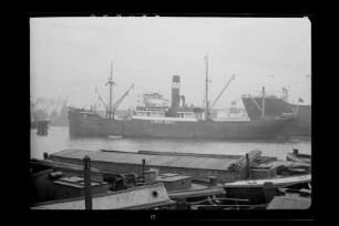 Alwine Russ (1921), E. Russ, Hamburg
