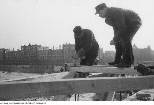 Dresden, Brücke der Einheit (Albertbrücke), Wiederaufbau, 1945