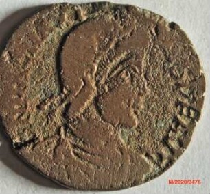 Römische Münze, Nominal Maiorina, Prägeherr Magnus Maximus, Prägeort Arles, Original