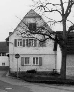 Liederbach, Schulstraße 12