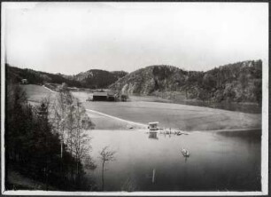 Kriebstein, Talsperre, Talgut mit Fähre mit Blick auf das Raubschloss