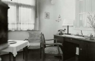 Säuglingsheim. Direktorenzimmer