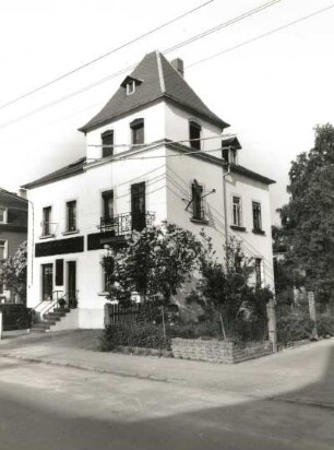 Cossebaude, Schulstraße 14. Villa mit Laden (1886/1900)