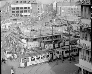 Frankfurt: Verkehr um die Hauptwache, mit Blick in die Zeil