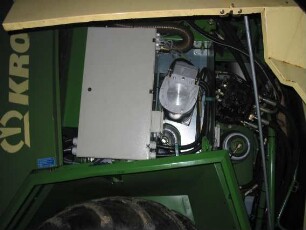 Hybridantrieb im KRONE BiG X 1000 - Schaltschrank und Generator