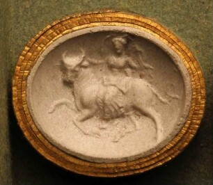 Europa, auf dem Stier reitend (Daktyliothek, Erstes Mythologisches Tausend)