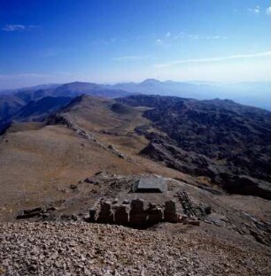 Nemrut Dağı, Blick auf Grabstätte und Heiligtum