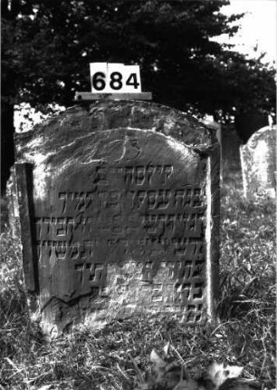 Grabstein 684