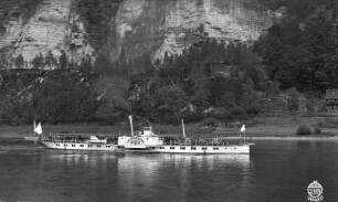 Elbedampfer Leitmeritz : Personen-Seitenraddampfer "Leitmeritz" (1893; Werft Dresden-Blasewitz) der Sächsisch-Böhmischen Dampfschiffahrts-AG im Elbtal bei Rathen gegen Weiße Brüche