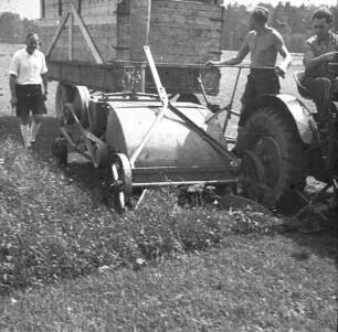 Fotografie: Futtererntetechnik, Feldhäcksler gezogen