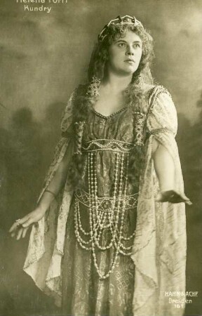 Helena Forti als Kundry : Helena Forti als Kundry in "Parsifal" von Richard Wagner. Königliche Hofoper Dresden, 1914. Fotografie (Weltpostkarte) von E. Müller (Hahn Nachf.)