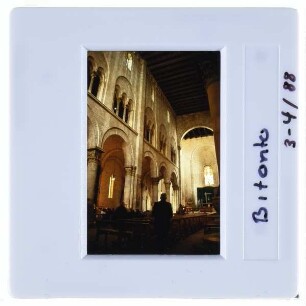Bitonto, Kathedrale : Innenansicht, Mittelschiff