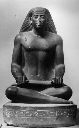Sitzfigur des Vesir Nespakschuti (Schreiber) : Sitzfigur des Vesir Nespakschuti (Schreiber). Diorit (664ante/525ante). Kairo: Ägyptisches Museum