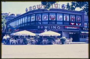 Bowlinghalle im WOGA-Komplex