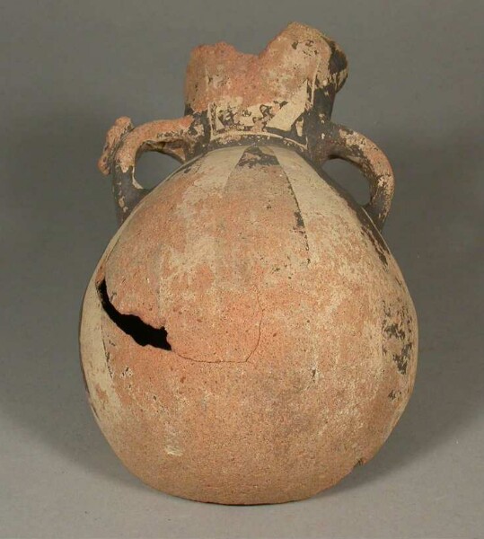 Vase en terre cuite (fragment)