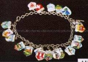 Armband mit Souvenirabzeichen