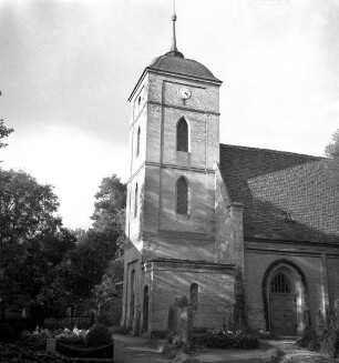 Evangelische Dorfkirche — Kirchturm