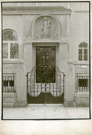 Billing, Hermann; Karlsruhe, Moltkestr. 33 / Weberstr.; Villa Hauptmann Bahls (Villa Billing) - Eingangssituation