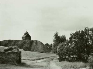 Conradsdorf-Tuttendorf, Grube "Oberes Neues Geschrei", Blick zur Halde mit Treibehaus