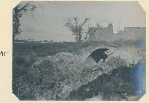 Foto einer zerstörten Häusergruppe in Ovillers(-la-Boisselle)